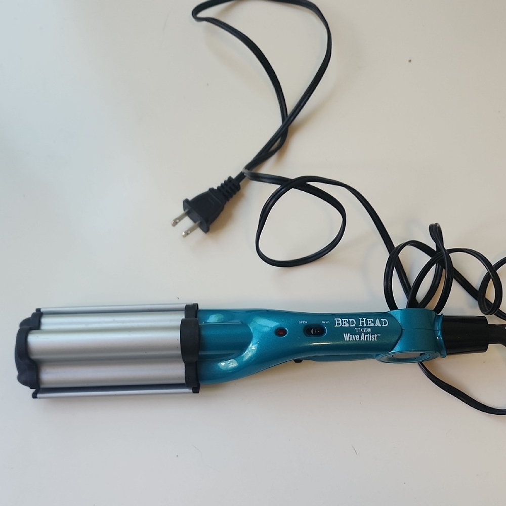 BedHead Wave Artist Hair Tool - Blue and Silver